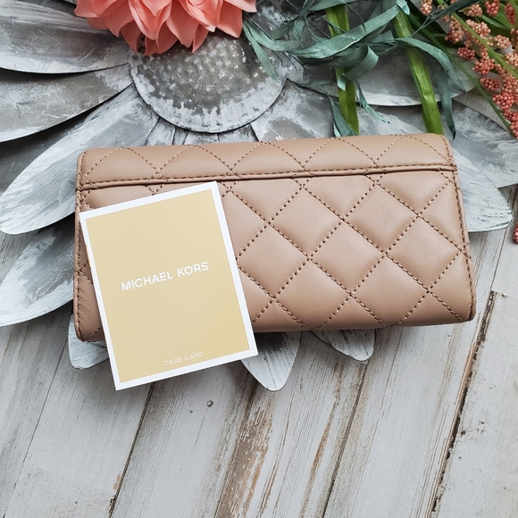 Michael Kors - Picture 4 of 5